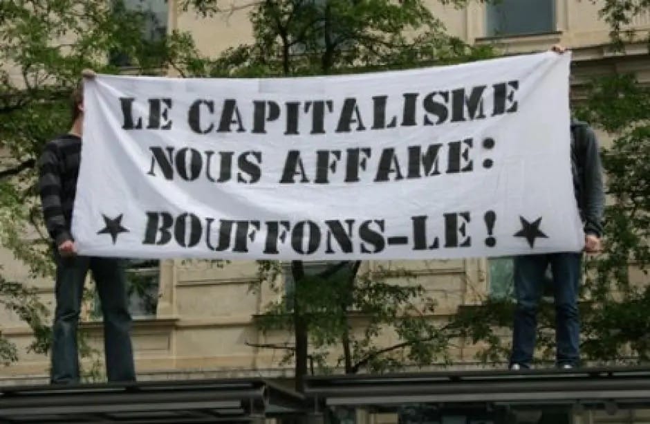 Le capitalisme crée de la pauvreté et détruit l'emploi. Il est temps d'en changer post image